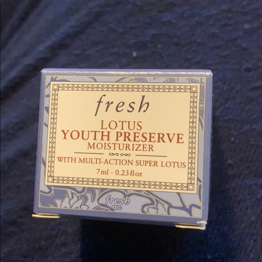 Lotus Youth preserve moisturizer
